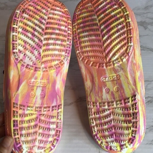 Crocs classic tie dye marble sandals size 11 - Picture 8 of 9